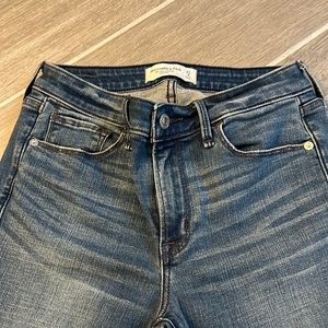 Abercrombie the super skinny mid rise 27 4r
